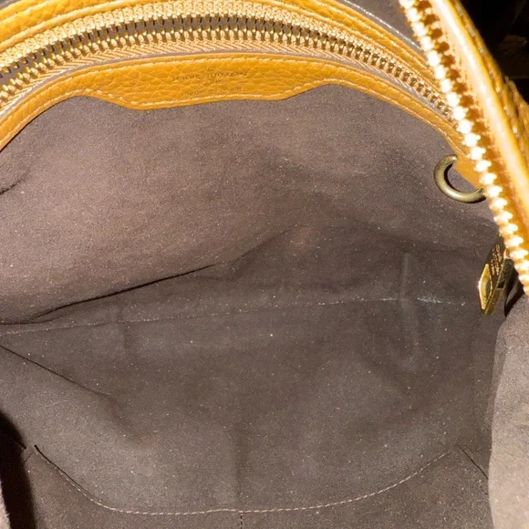 AUTH. LOUIS VUITTON MAHINA SERENE MM 2-Way Handbag/Shoulderbag-Caramel - Picture 4 of 14